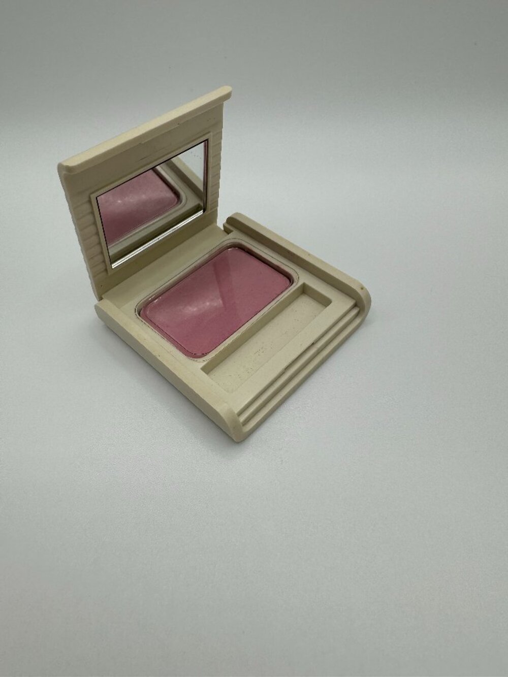 Vintage Estee Lauder Solar Pink Pressed Satin Eyeshadow  - No Applicator